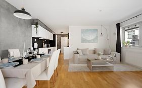 Modern And Stylish Apartment In Central Oslo